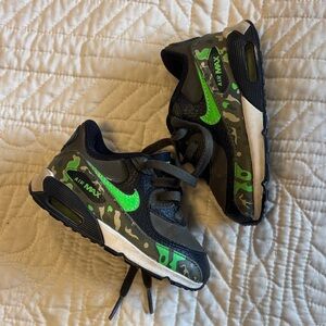 Nike Air Max toddler tennis shoe